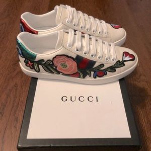 Women’s Gucci Ace Floral Embroidered Size 37